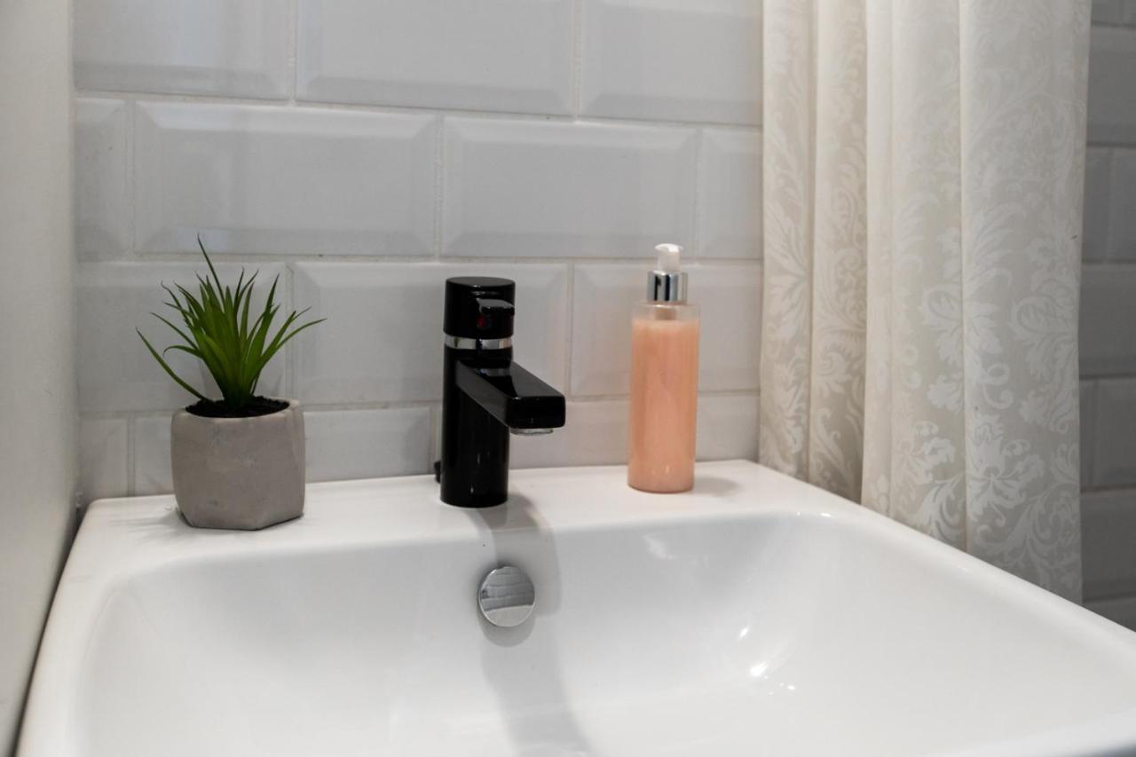 Stylish Studio In Perfect Location, 24H Reception Apartment Талин Екстериор снимка
